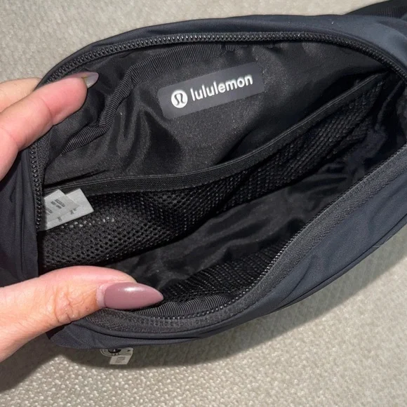 lululemon athletica Black Fanny pack - Picture 6 of 7